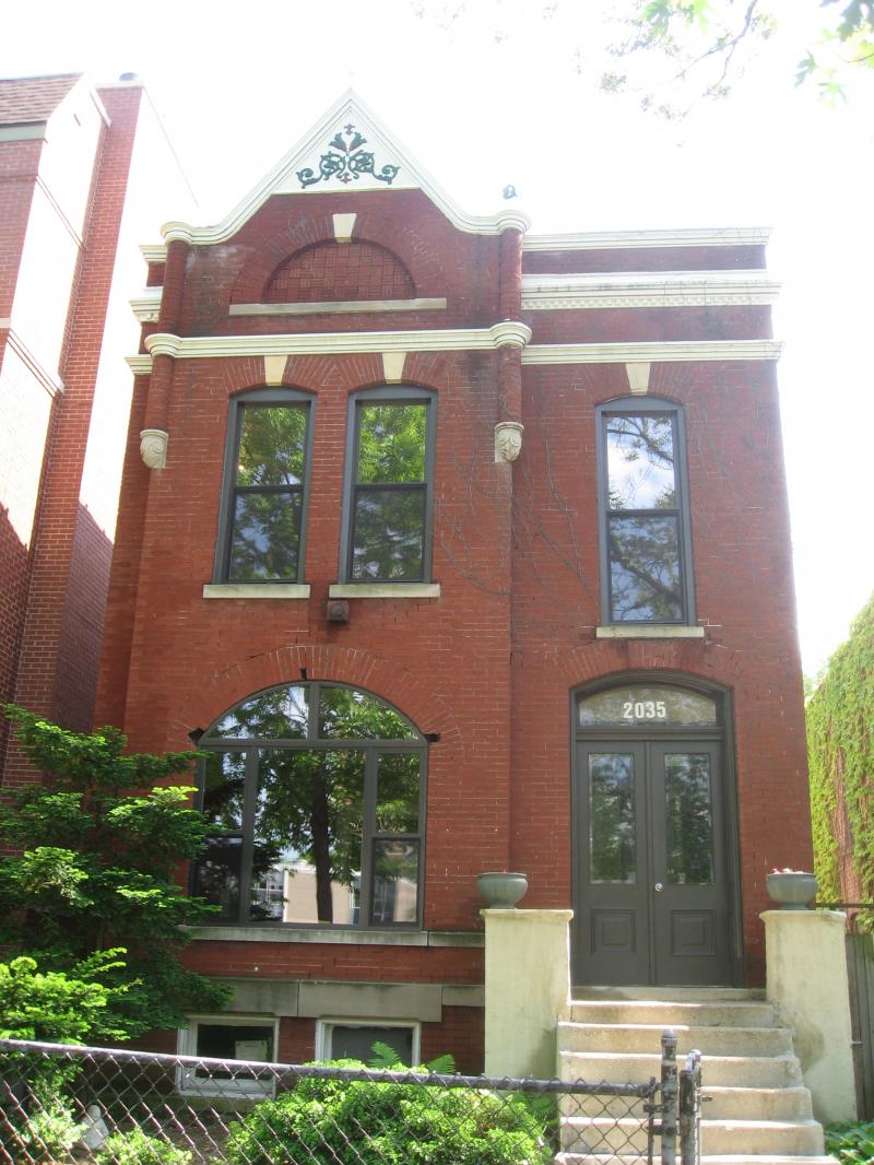 2035 W Evergreen Front