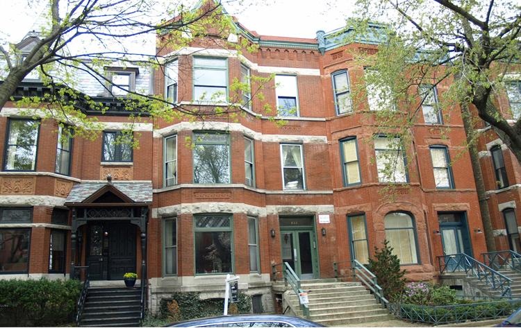 633 W Fullerton Parkway